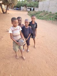 Togo - Jungs mit Fussball 319